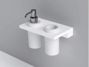 Полка со стаканом и дозатором из кориана