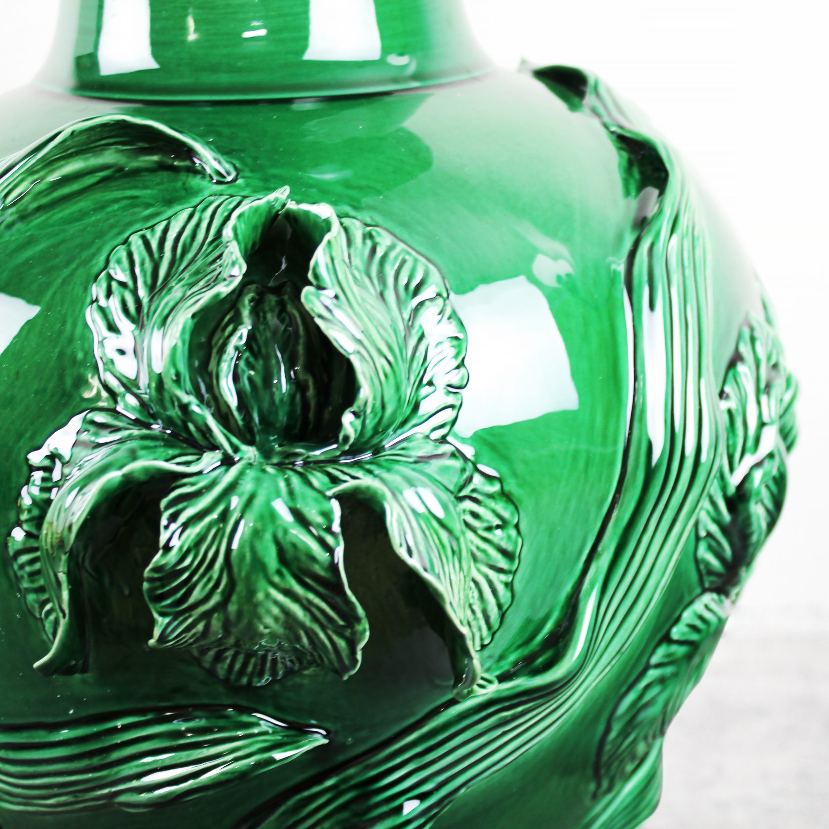 Ваза с барельефом «Ирисы» PROVANSFAIENCE  - Вид №1