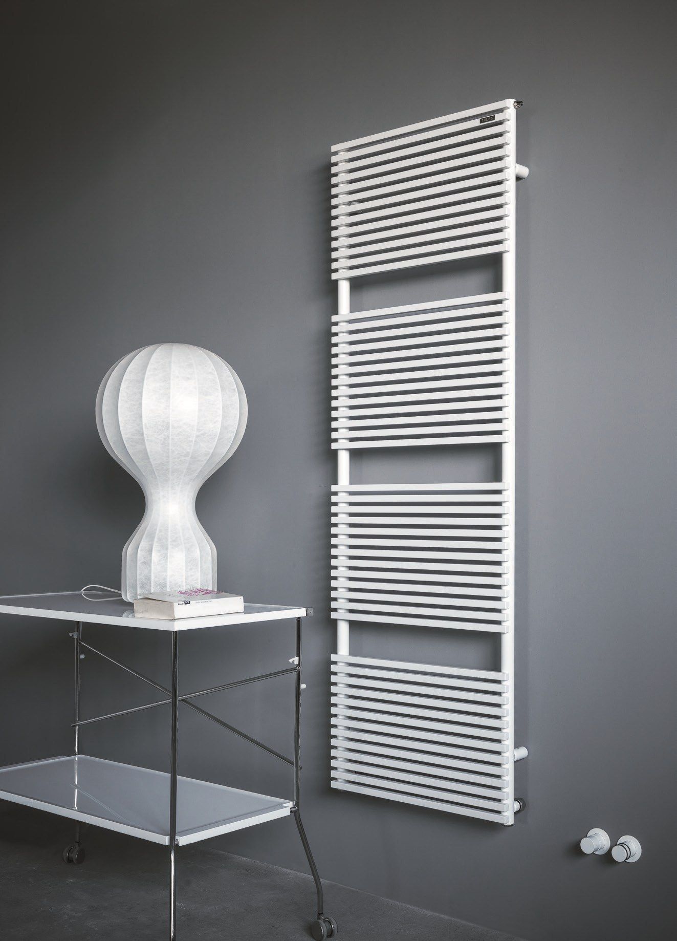 Настенный стальной вертикальный полотенцесушитель Tubes основы ARCH-00094814 - Вид №4