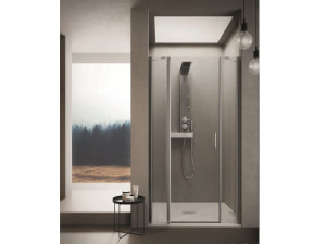 Стеклянная нишевая душевая кабина с распашной дверью