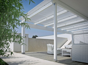 Алюминиевая пергола с поворотными пластинами