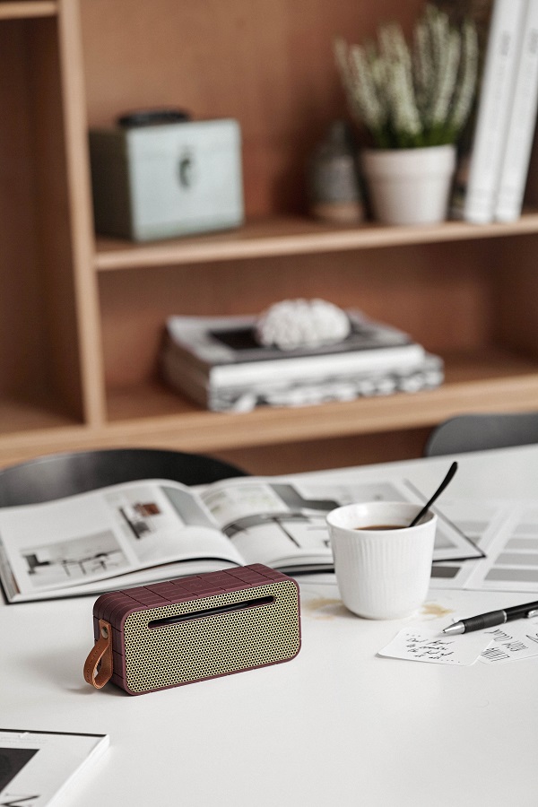 Колонка беспроводная с ремешком aMOVE бордовая KREAFUNK KFNG67 - Вид №1