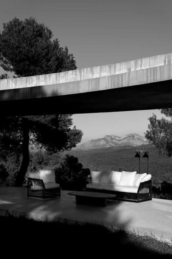 Бетонный прямоугольный садовый столик B&B Italia Outdoor Тоби-Иши ARCH-00019569 - Вид №6