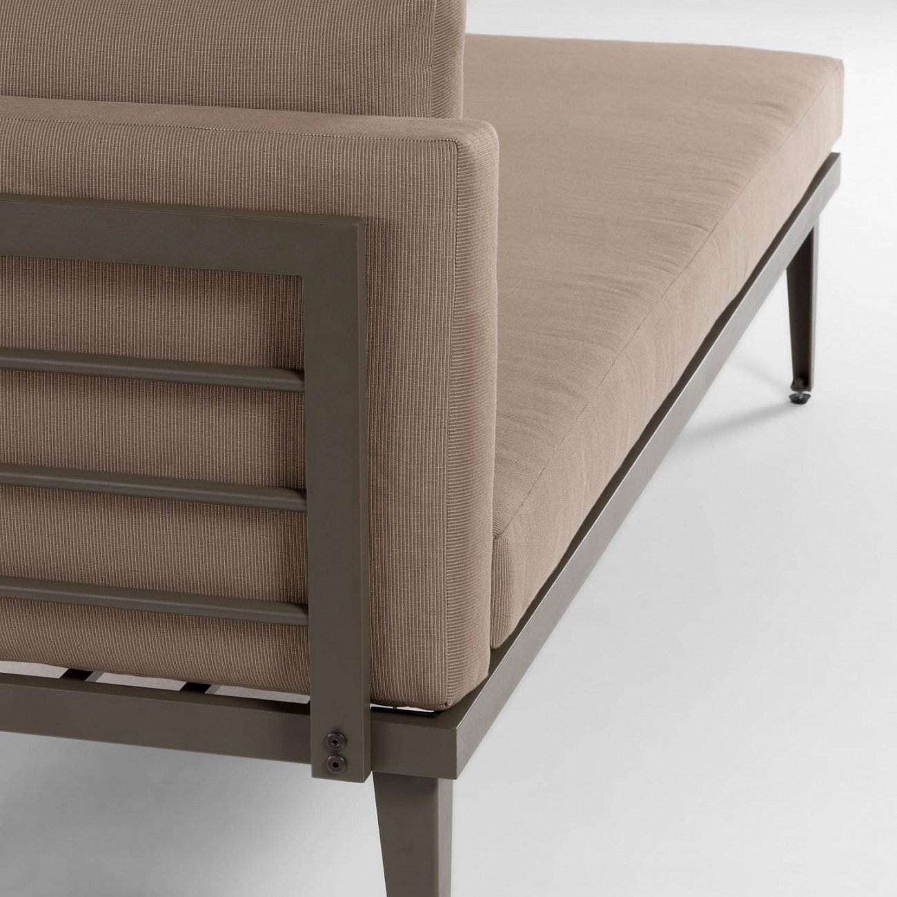 Шезлонг с деревянными ножками коричневый Pascale от La Forma LA FORMA PASCALE 00-3864633 Коричневый  - Вид №3