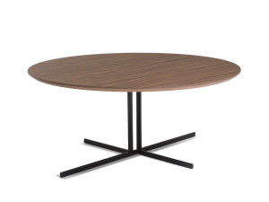 Низкий круглый журнальный столик с деревянной столешницей