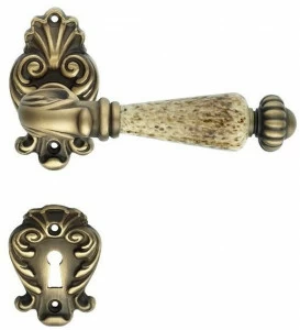 LINEA CALI' Латунная ручка в классическом стиле с накладкой Ninfa porcellana 1546
