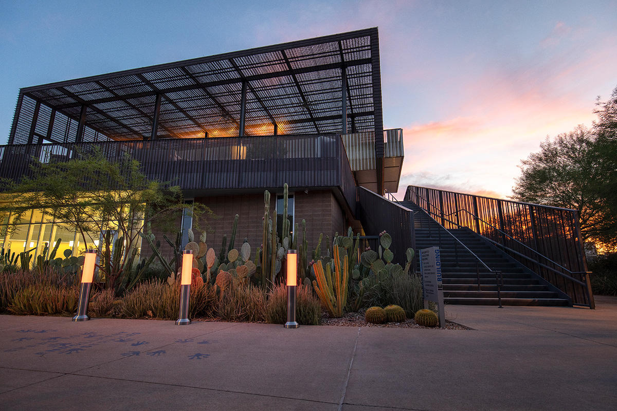 FSRT245 Столбик световой колонны  Forms-surfaces  - Вид №37