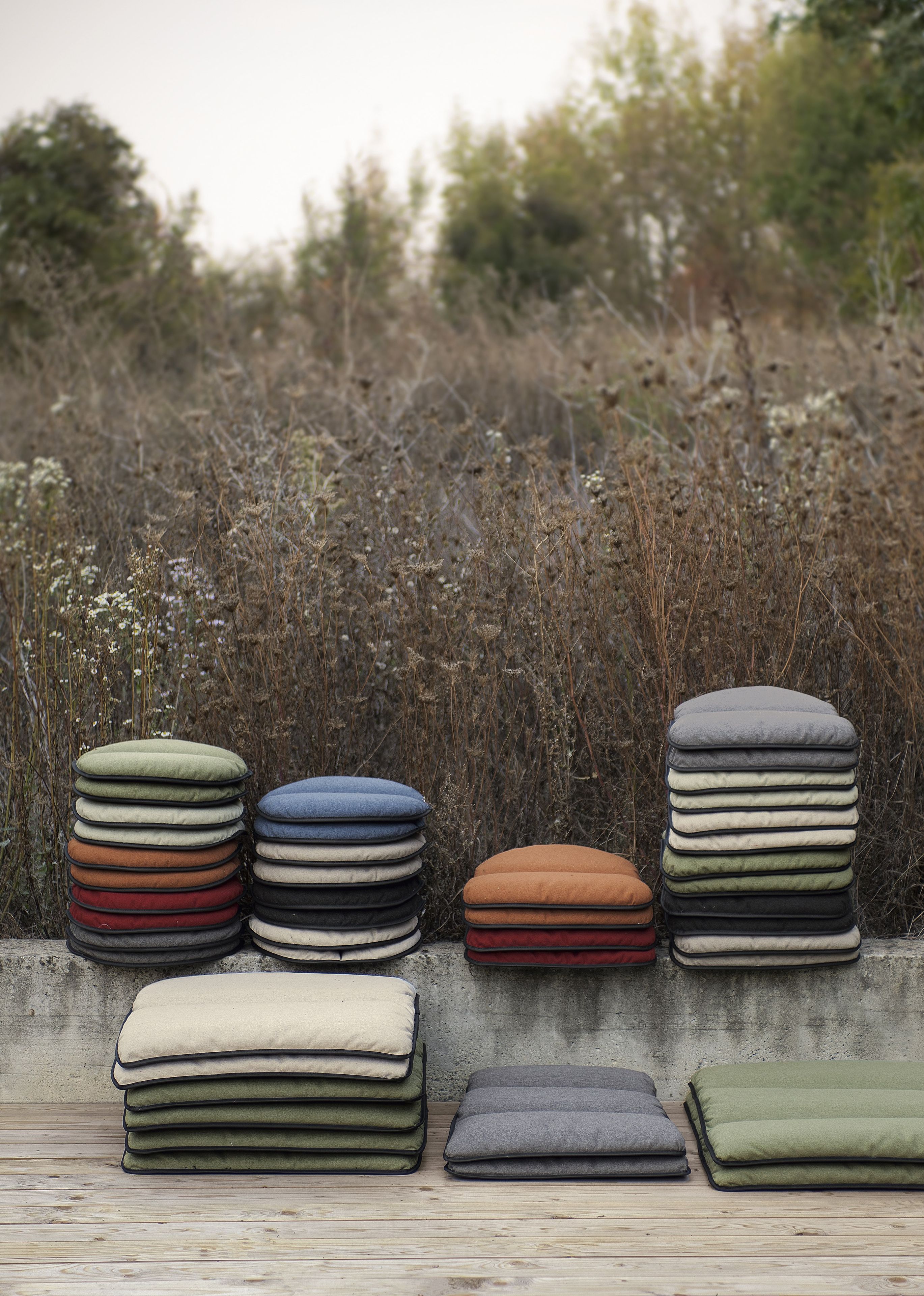 Прямоугольная однотонная подушка для наружного применения Kristalia Lips ARCH-00115312 - Вид №9