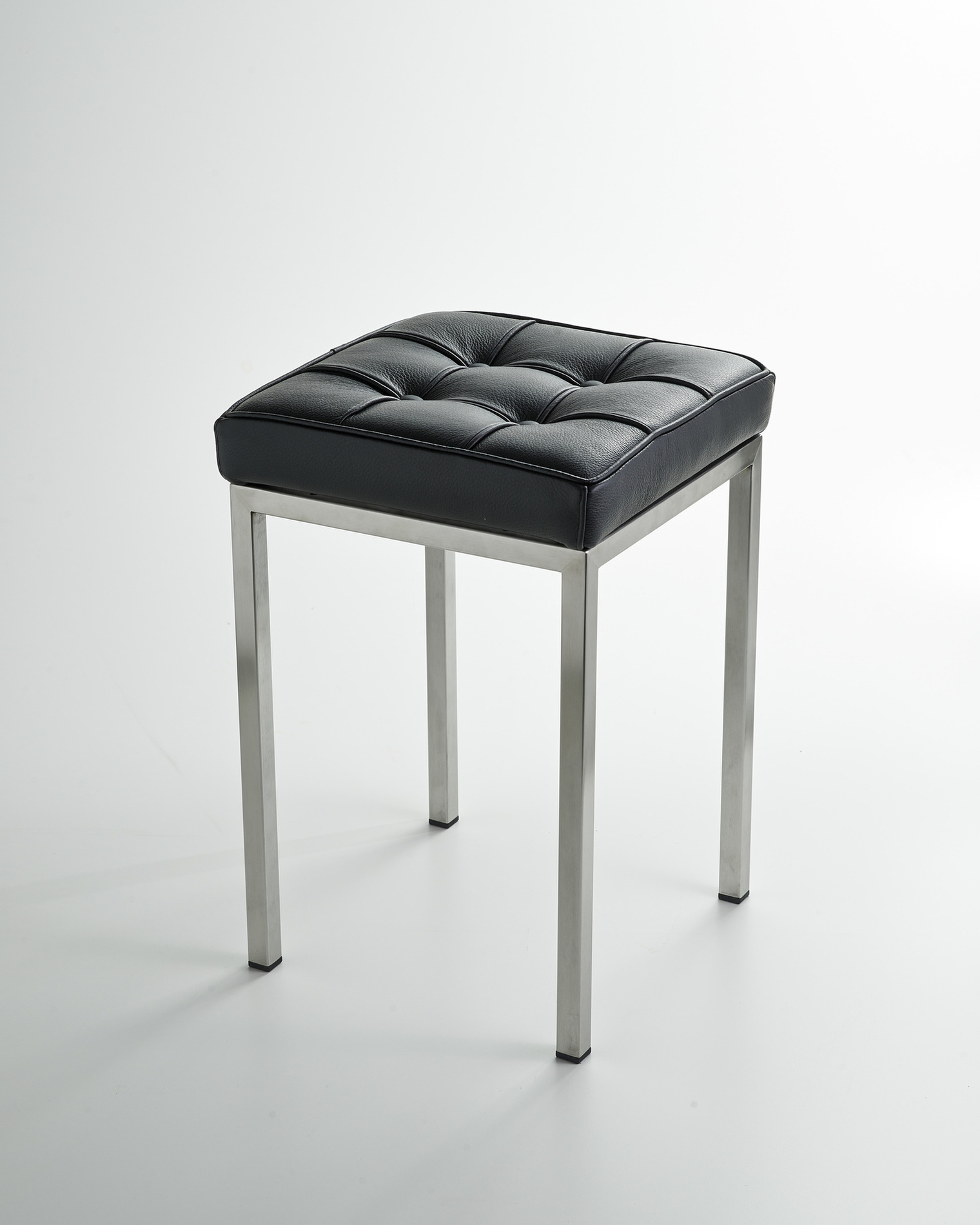 LINO-C/XL/.. 3SC Табурет с 4 ножками из полированной нержавеющей стали - Кожаная подушка CAPITONNE Moderno Treesseci 3SC