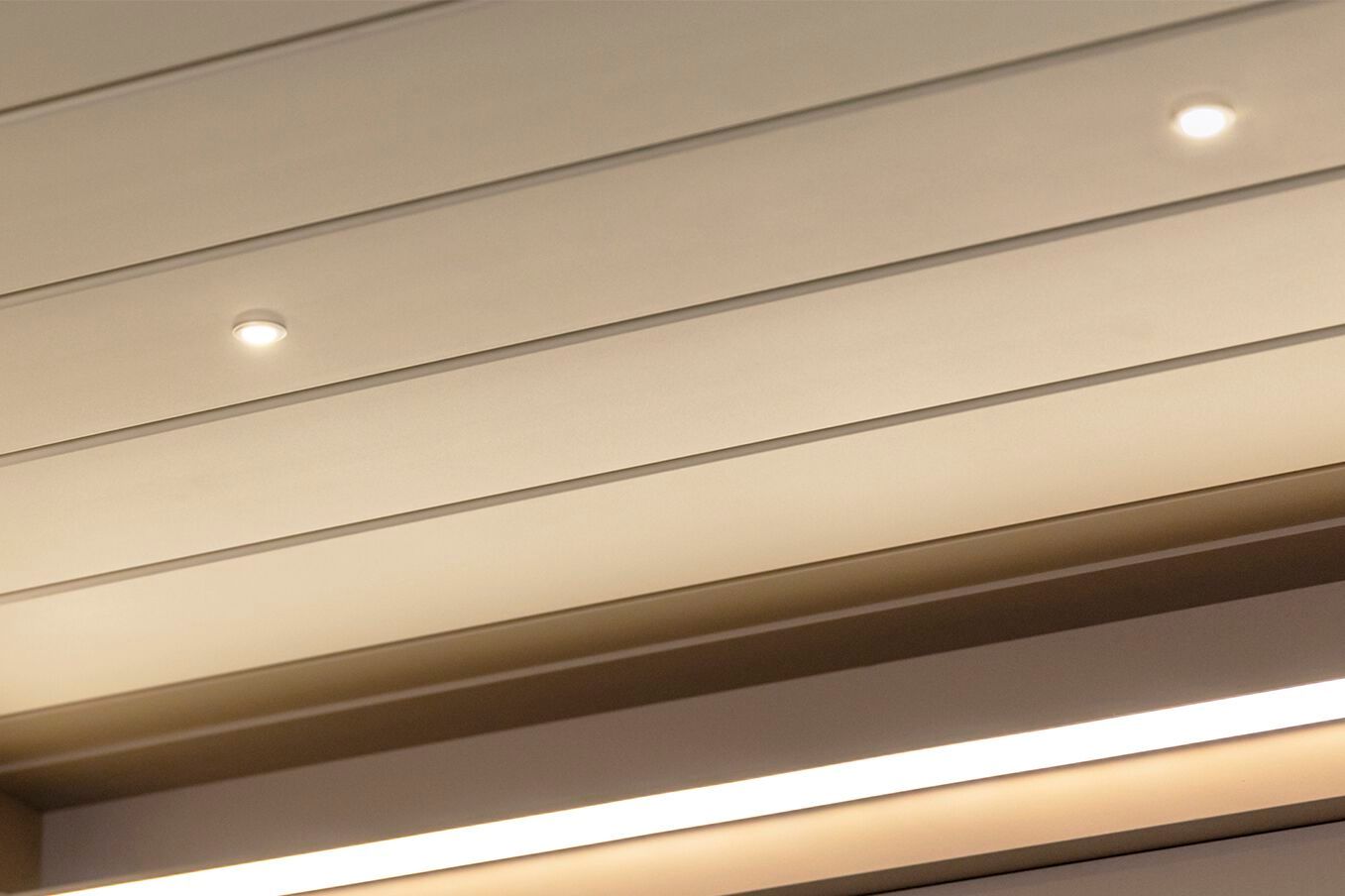 Биоклиматическая пергола из алюминия с регулируемыми ламелями и освещением Saxun P-150 ARCH-00115560 - Вид №2