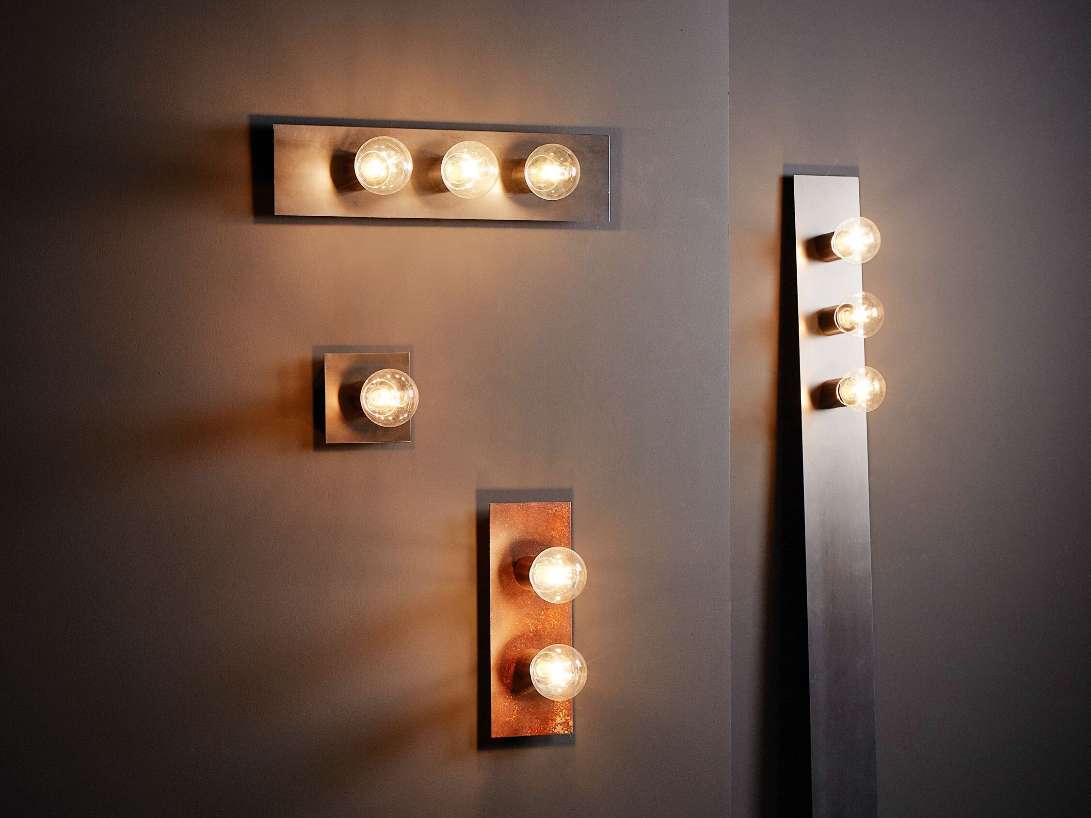 Железный настенный светильник Renzo Serafini PIASTRA E27 ARCH-00080313