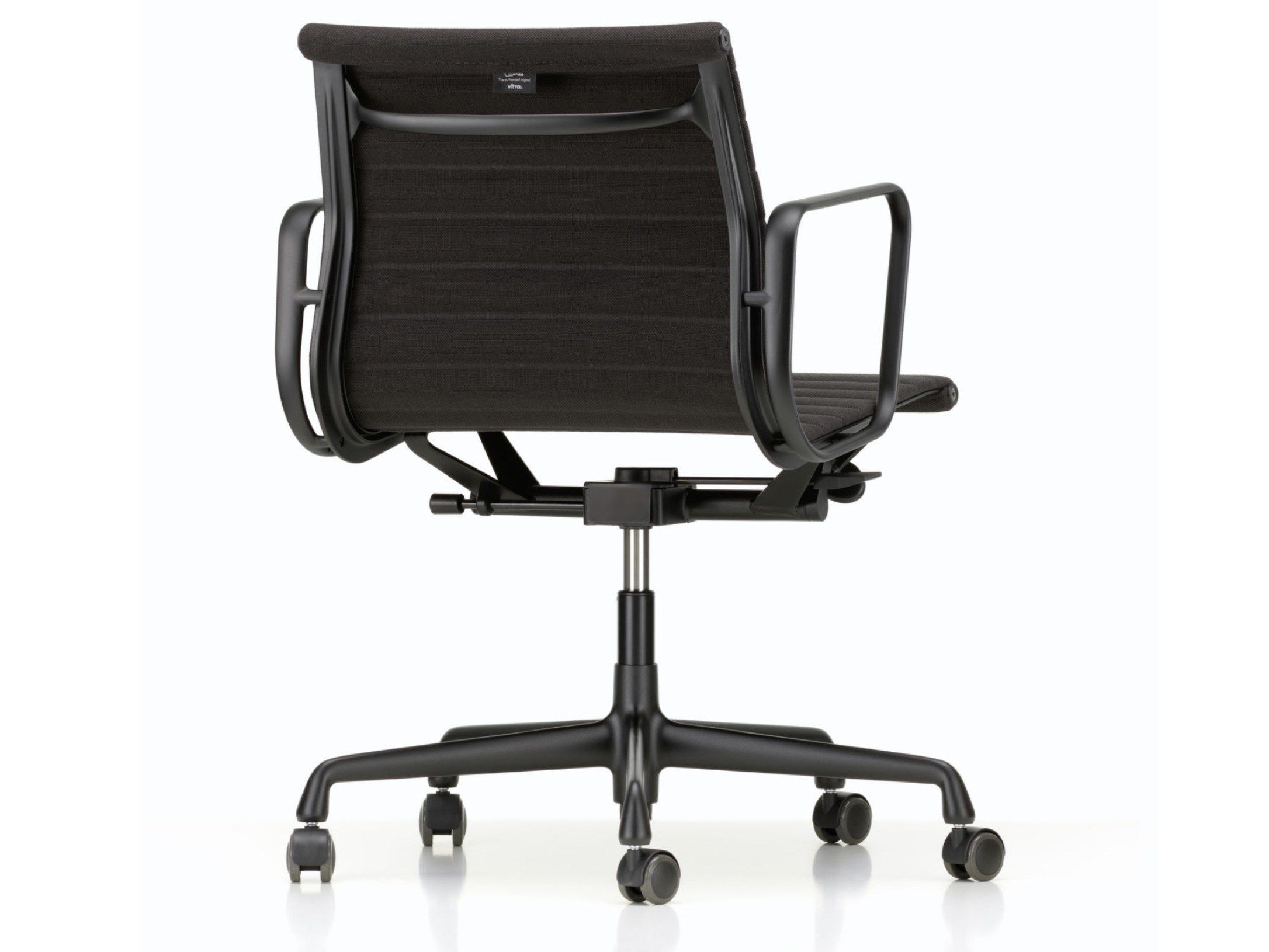 Кожаный поворотный операционный офисный стул с подлокотниками VITRA Eames Aluminium Group ARCH-00047211 - Вид №26