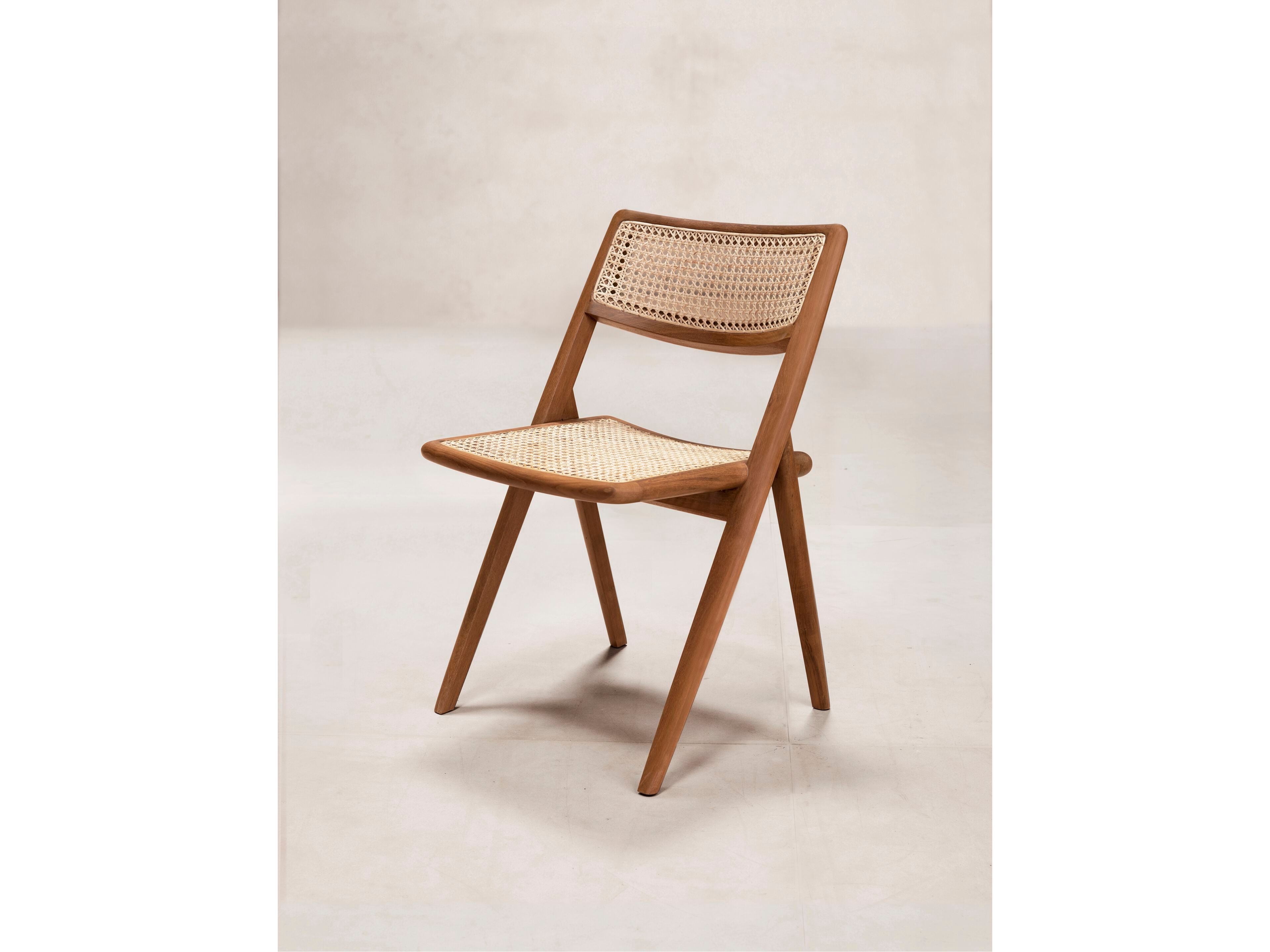 Стул из тикового дерева без подлокотников Phantom Hands Muṅgāru ARCH-00096624 - Вид №3