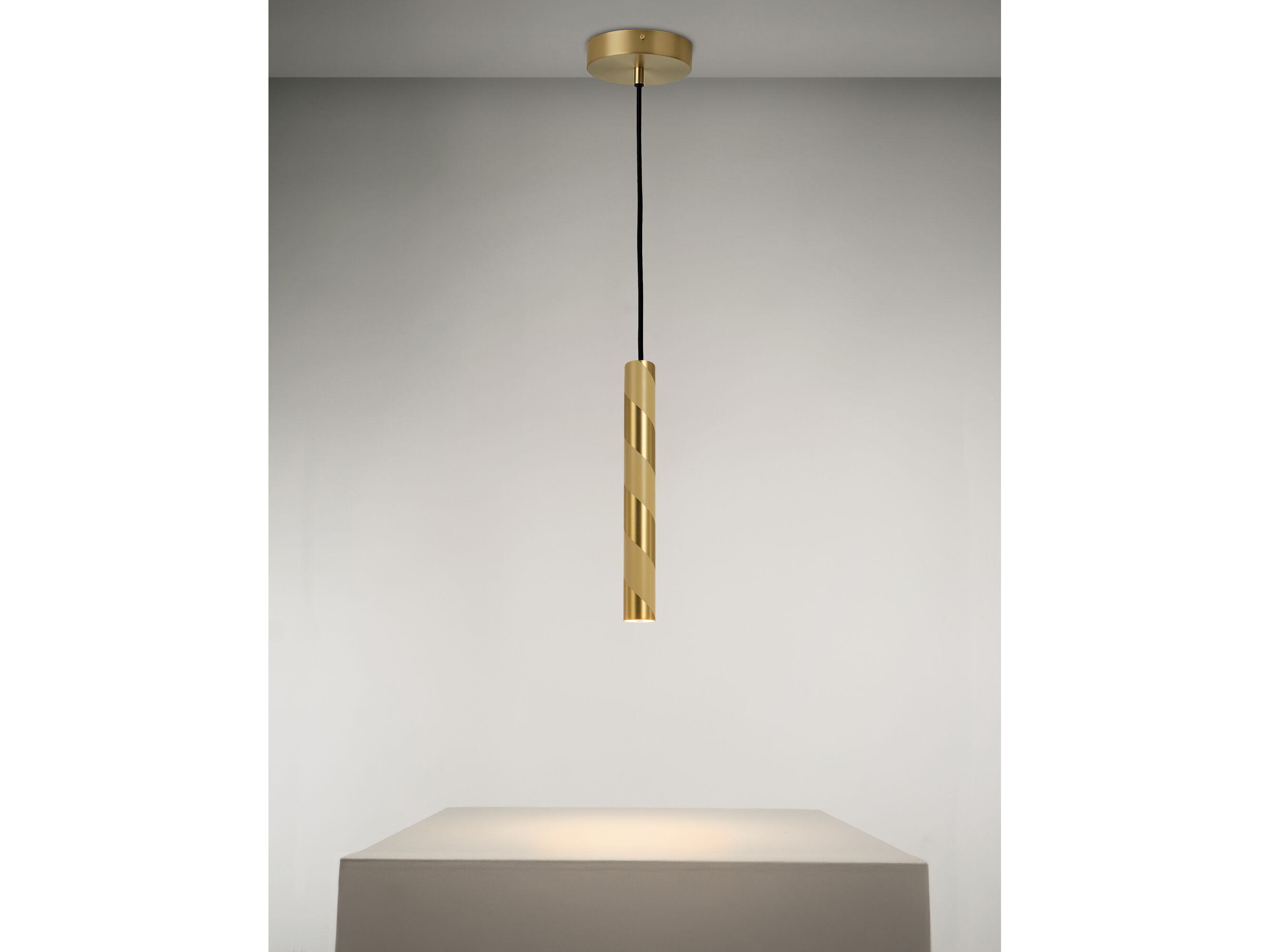 Латунный светодиодный подвесной светильник CVL Luminaires Candy ARCH-00125012 - Вид №5