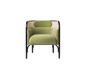 Тканевое кресло с подлокотниками