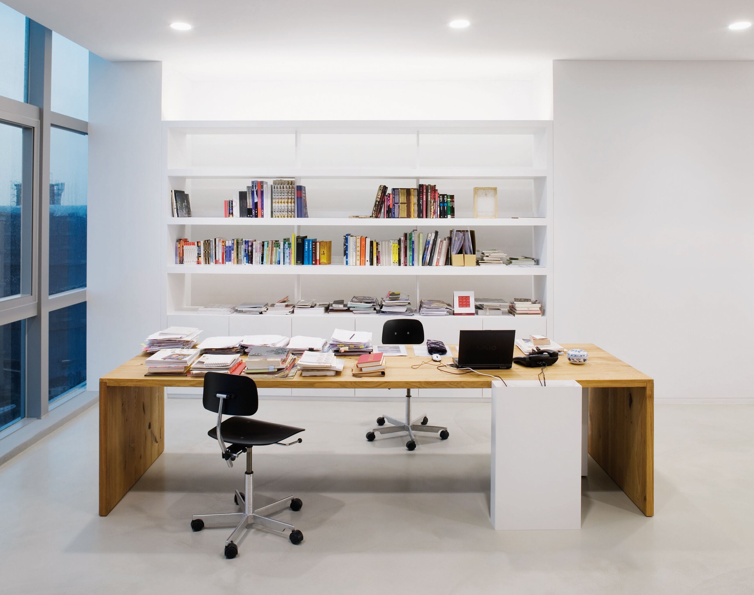 Твердый деревянный стол / стол e15 PONTE ARCH-00060004 - Вид №2