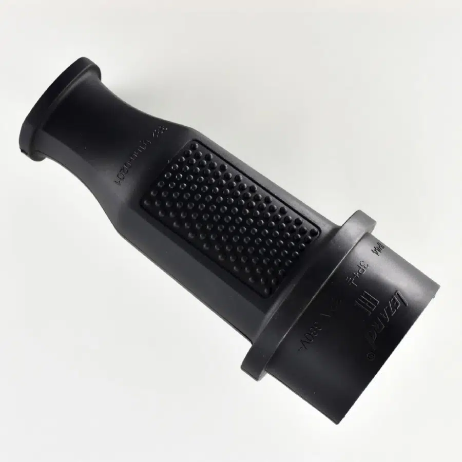 Вилка трехфазная 3Р+Е 3х32А 380V черный LEZARD 332-0100-201