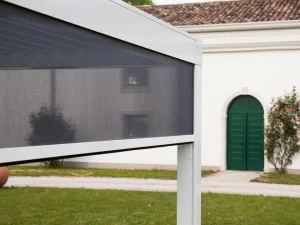 PRATIC F.lli ORIOLI Вертикальный выдвижной тент