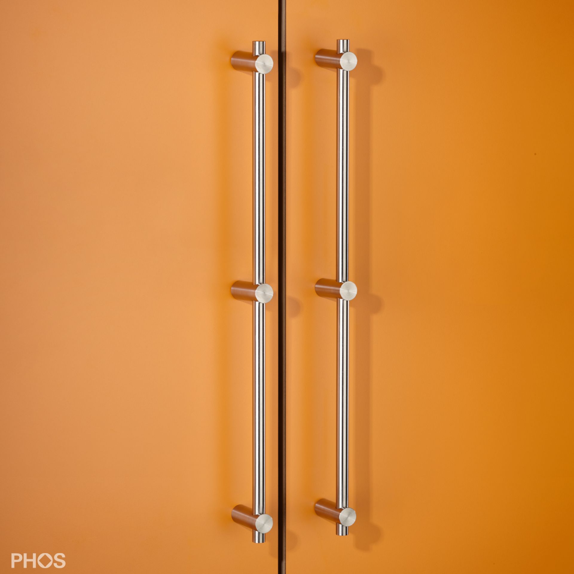 BG12-938 Ручка-дужка, сплошная с промежуточной опорой, рукоятка ø12 мм, длина 90 см. PHOS 