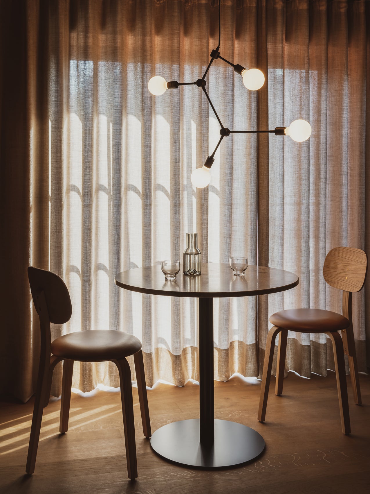 5709262050826 Afteroom Plus, Обеденный стул на деревянной основе, обитый LuceLight  - Вид №5