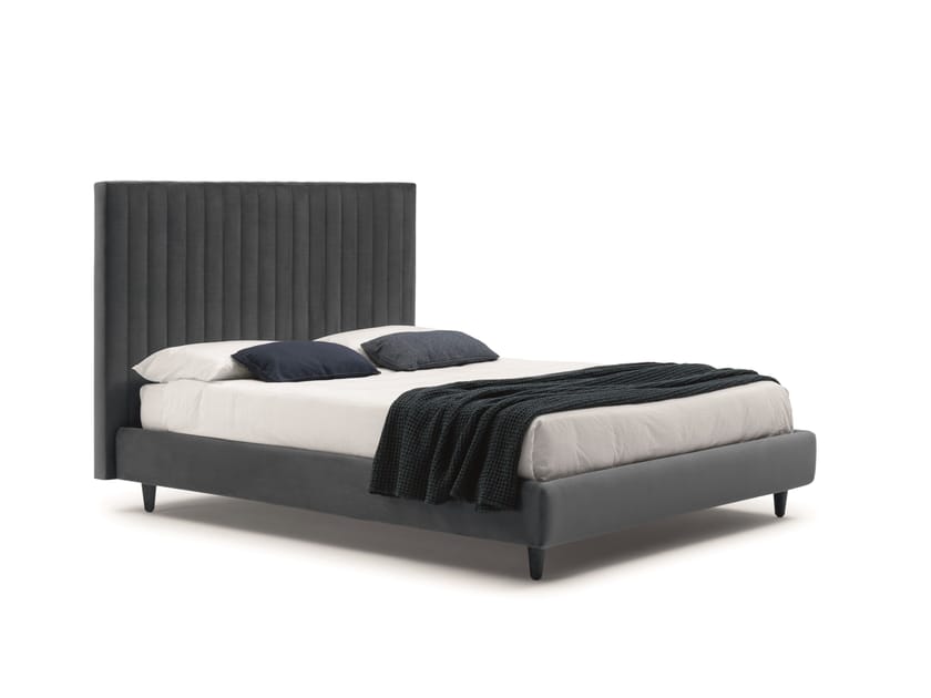 Двуспальная мягкая кровать с высоким изголовьем Bolzan Clay ARCH-00083963