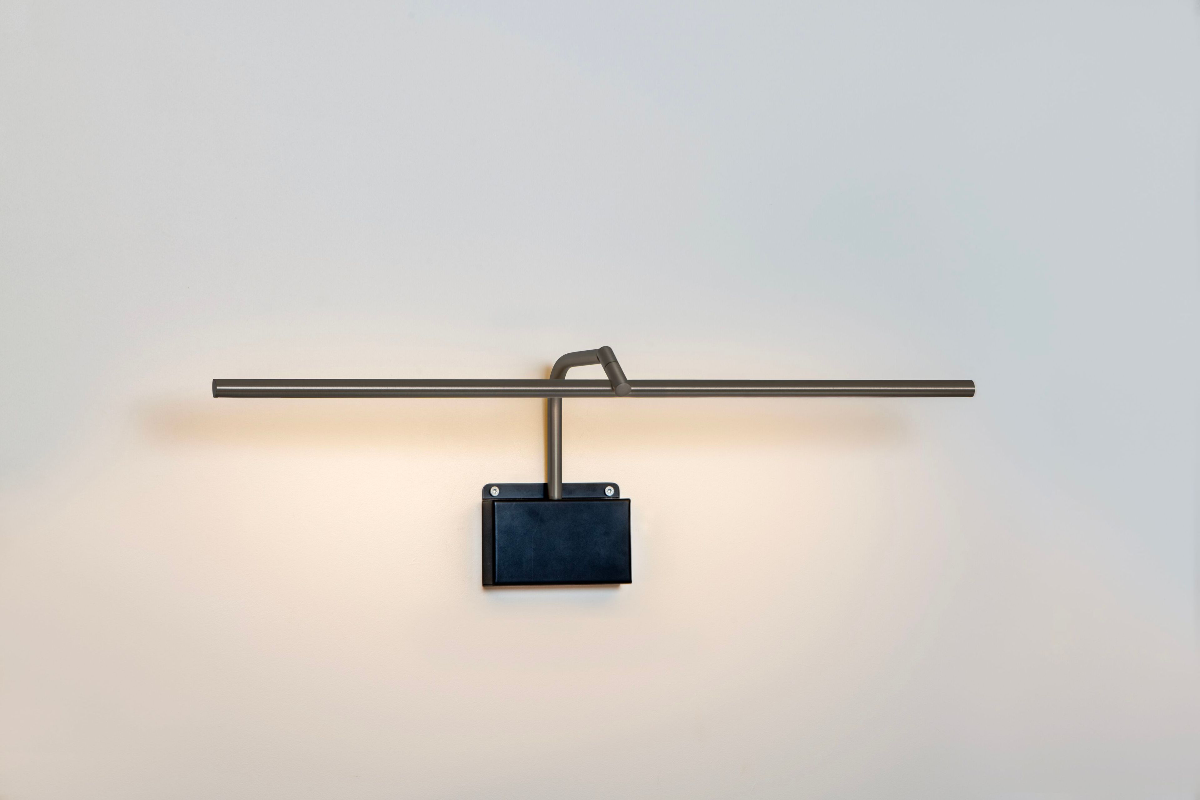 Латунный светодиодный настенный светильник для картин CVL Luminaires Airy ARCH-00034573 - Вид №20