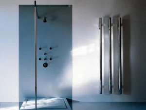 Tubes Radiatori Вертикальный настенный радиатор из хромированной латуни Elements