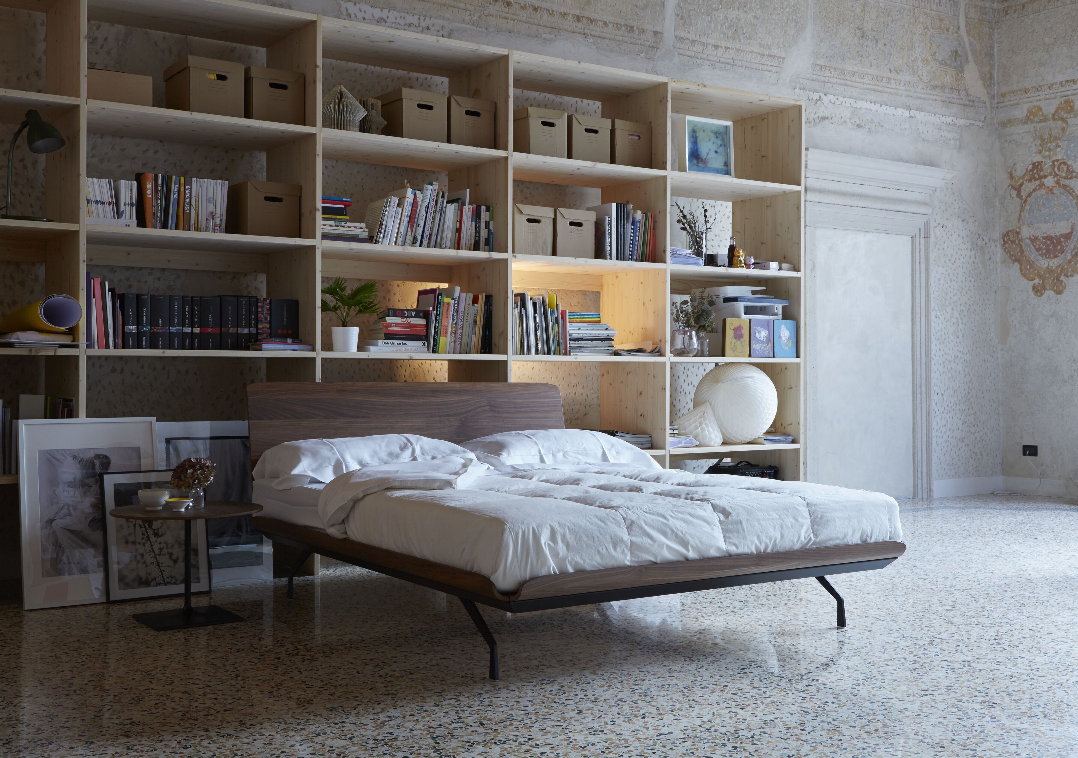 Двуспальная кровать с изогнутыми деревянными элементами isOnAir Bertoncini ARCH-00072243 - Вид №10