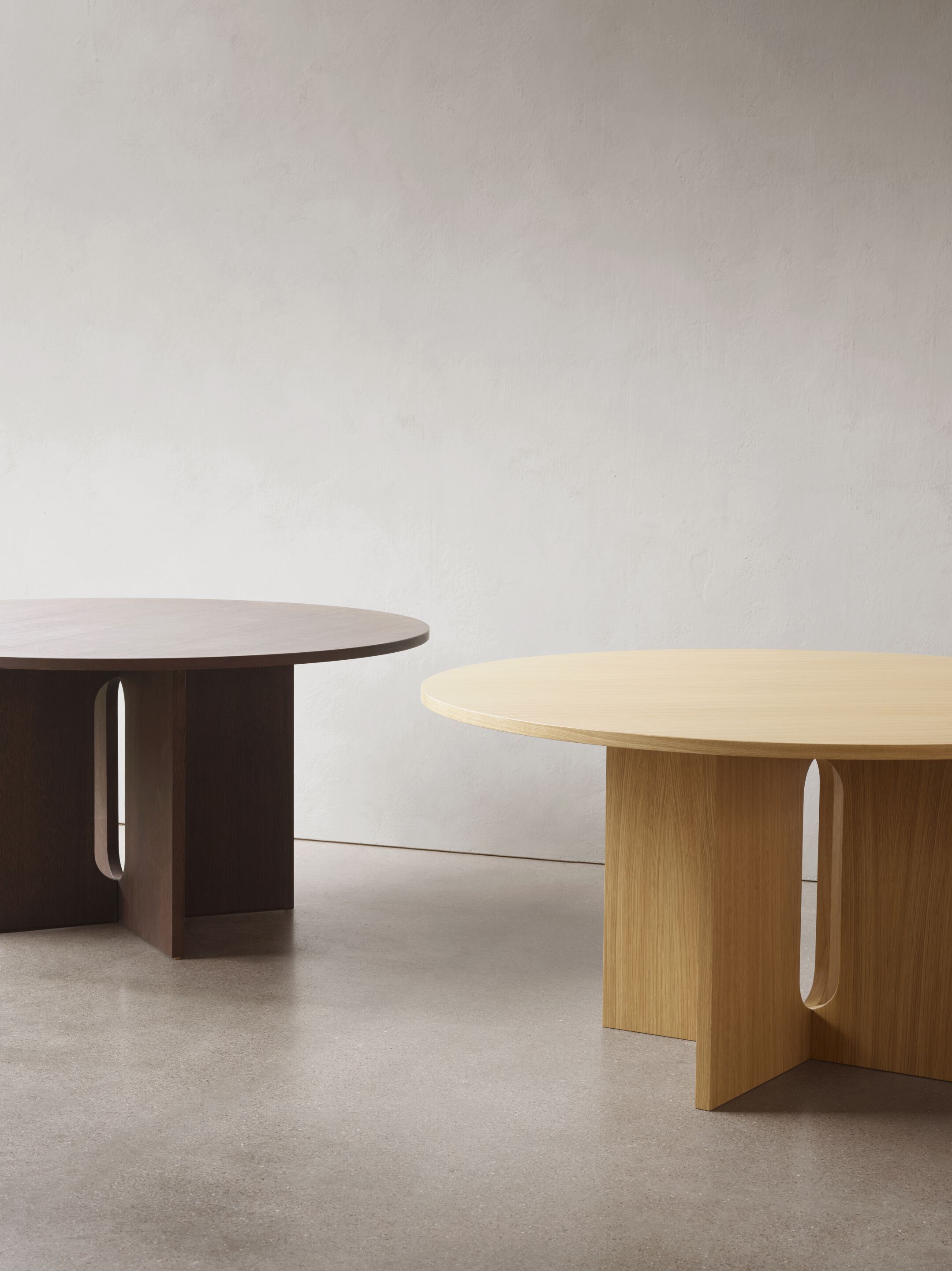 Круглый дубовый стол Audo Copenhagen Androgyne ARCH-00147411 - Вид №10