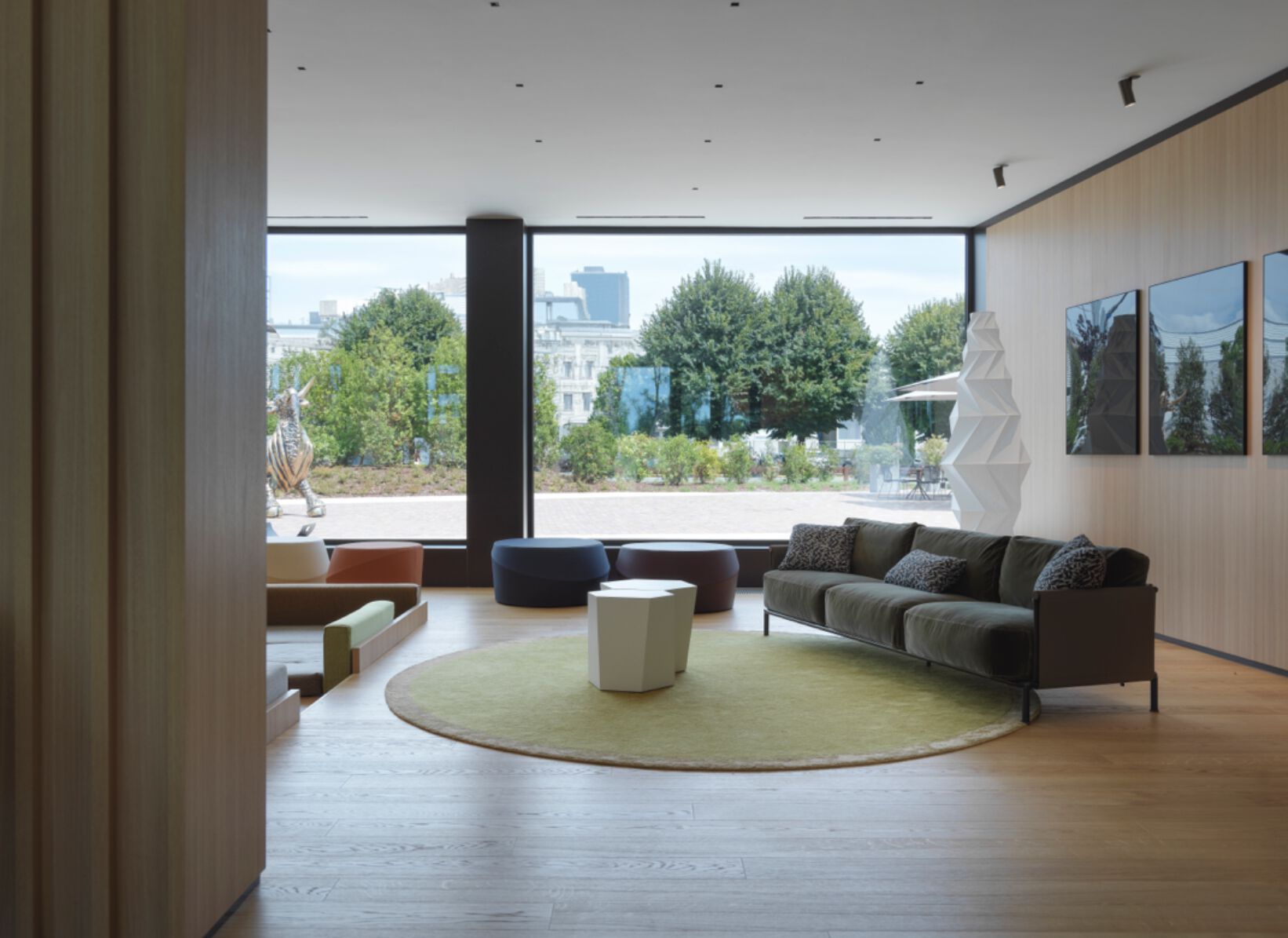 Тканевый или кожаный диван с кожаными подлокотниками Casamania & Horm SC2 ARCH-00054345 - Вид №2