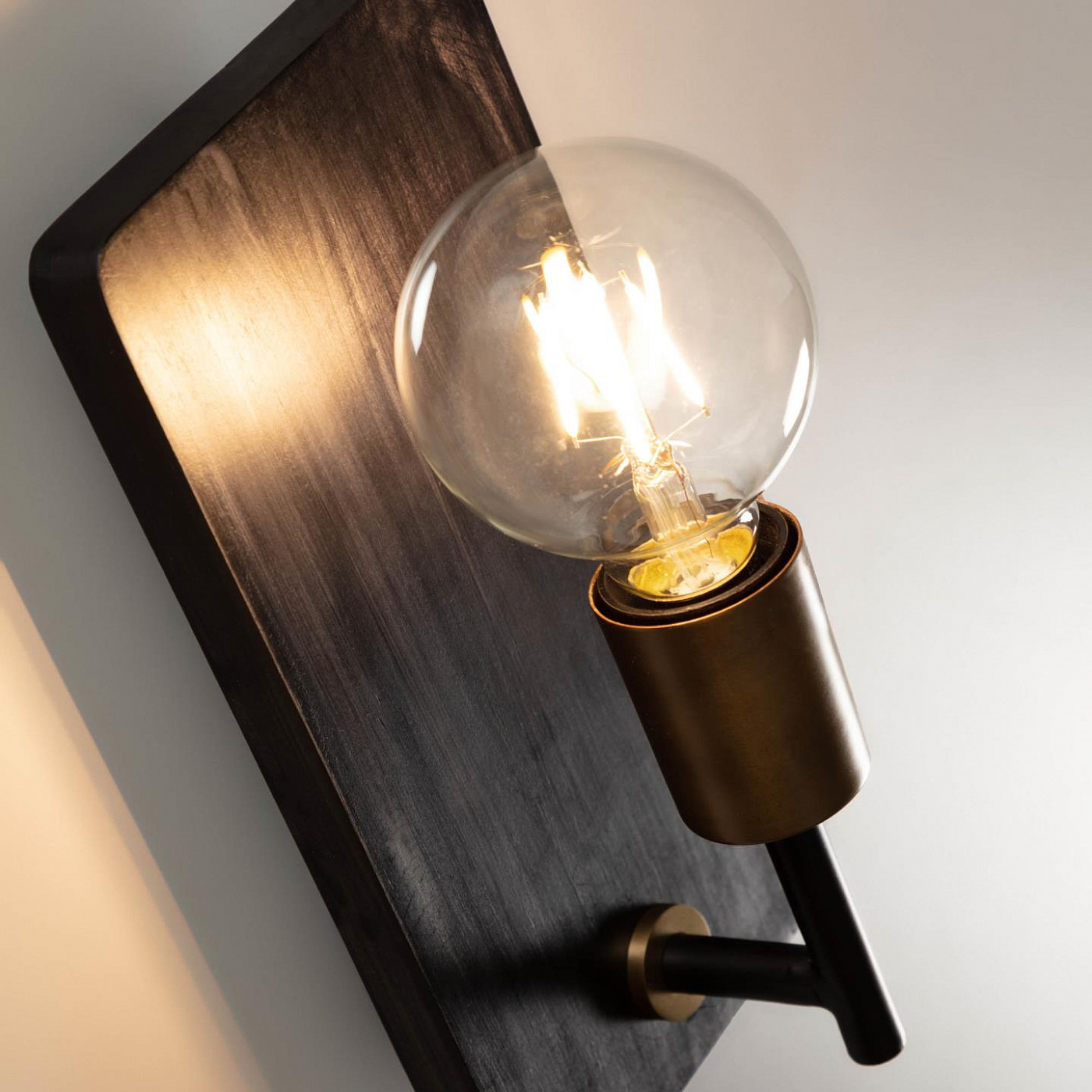 090761 Настенный светильник La Forma Jayla 