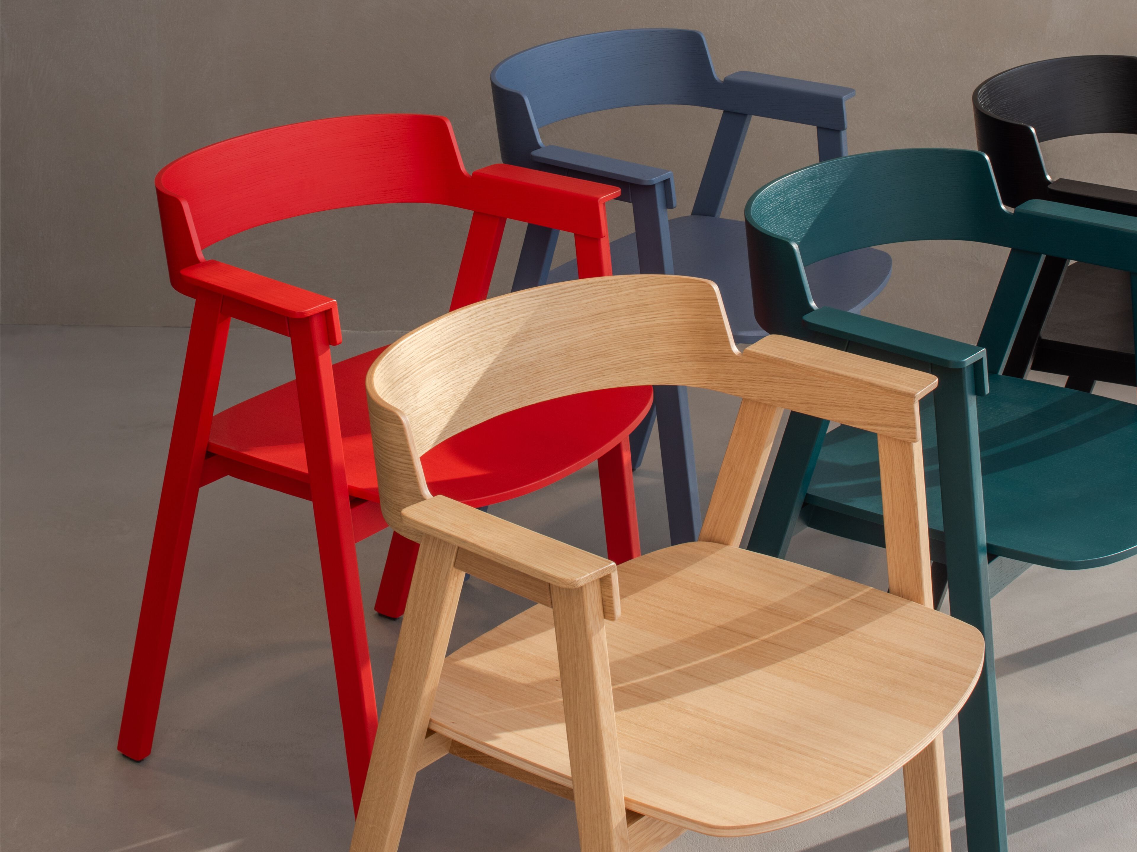 Стул из лакированного дуба с подлокотниками Gazzda FLIP ARCH-00109869 - Вид №15