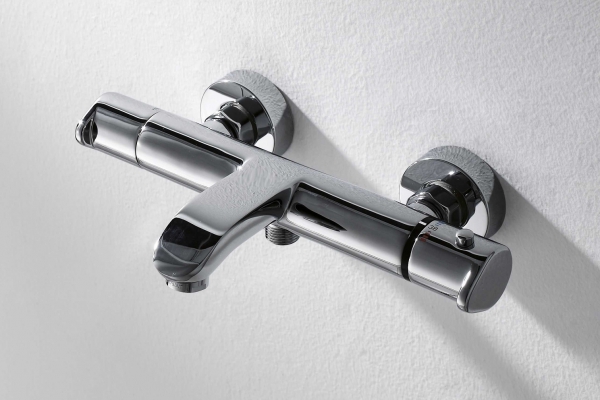 Смеситель для ванной комнаты для ванны и душа короткий излив термостат WATERFALL F673114C-01A-RUS bravat - Вид №1