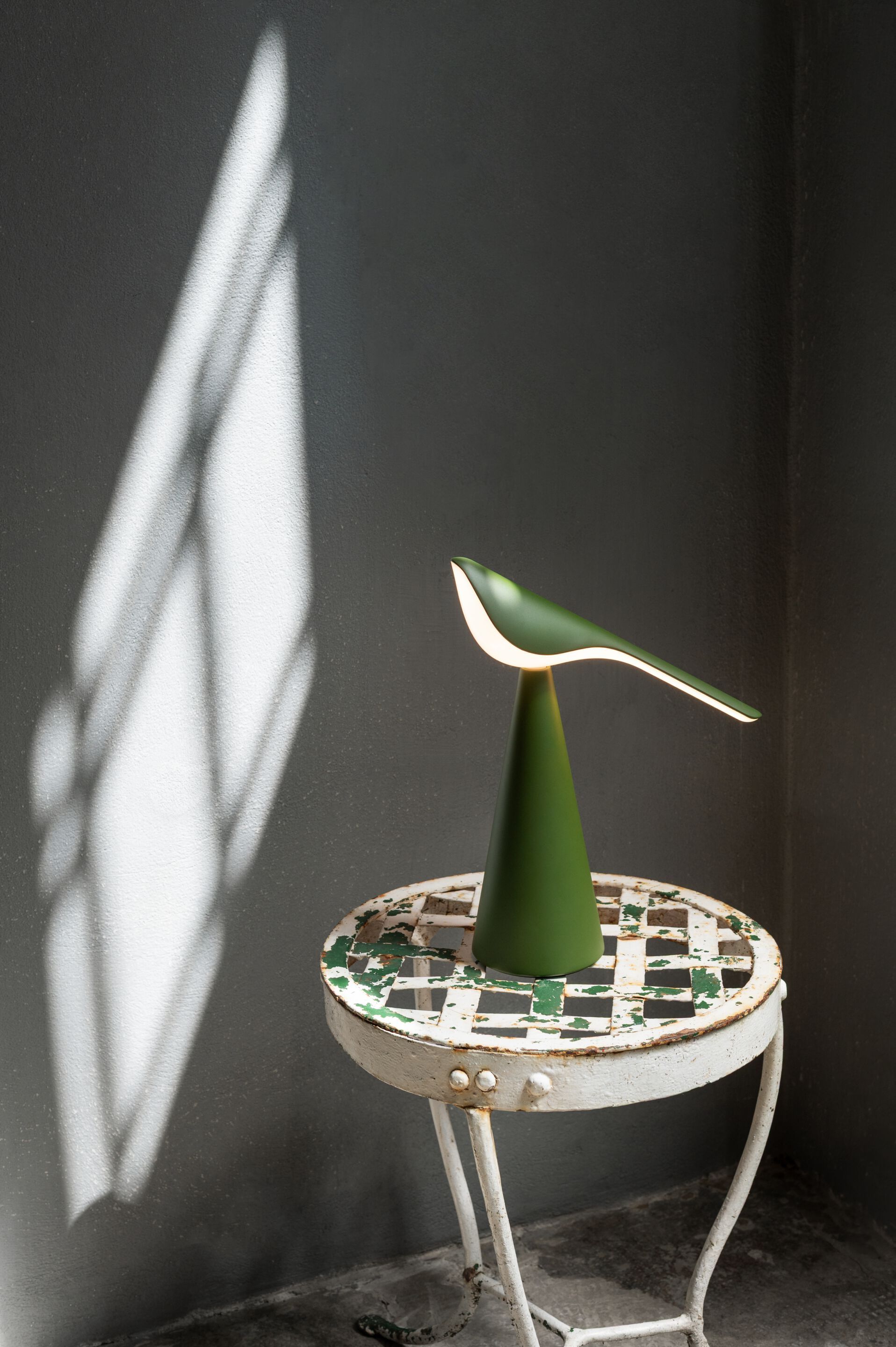 Алюминиевая светодиодная настольная лампа Established&Sons TIKI ARCH-00145932 - Вид №52