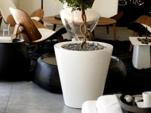 VONDOM Яркий полиэтиленовый садовый горшок Studio planters