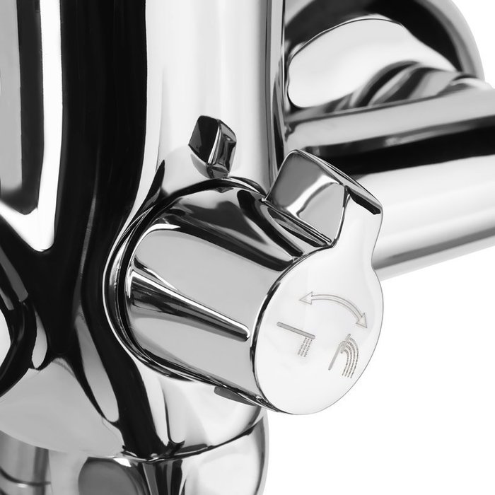 NEVSBLCM10 Milardo Neva Смеситель для ванны с длинным изливом Neva Россия  - Вид №3