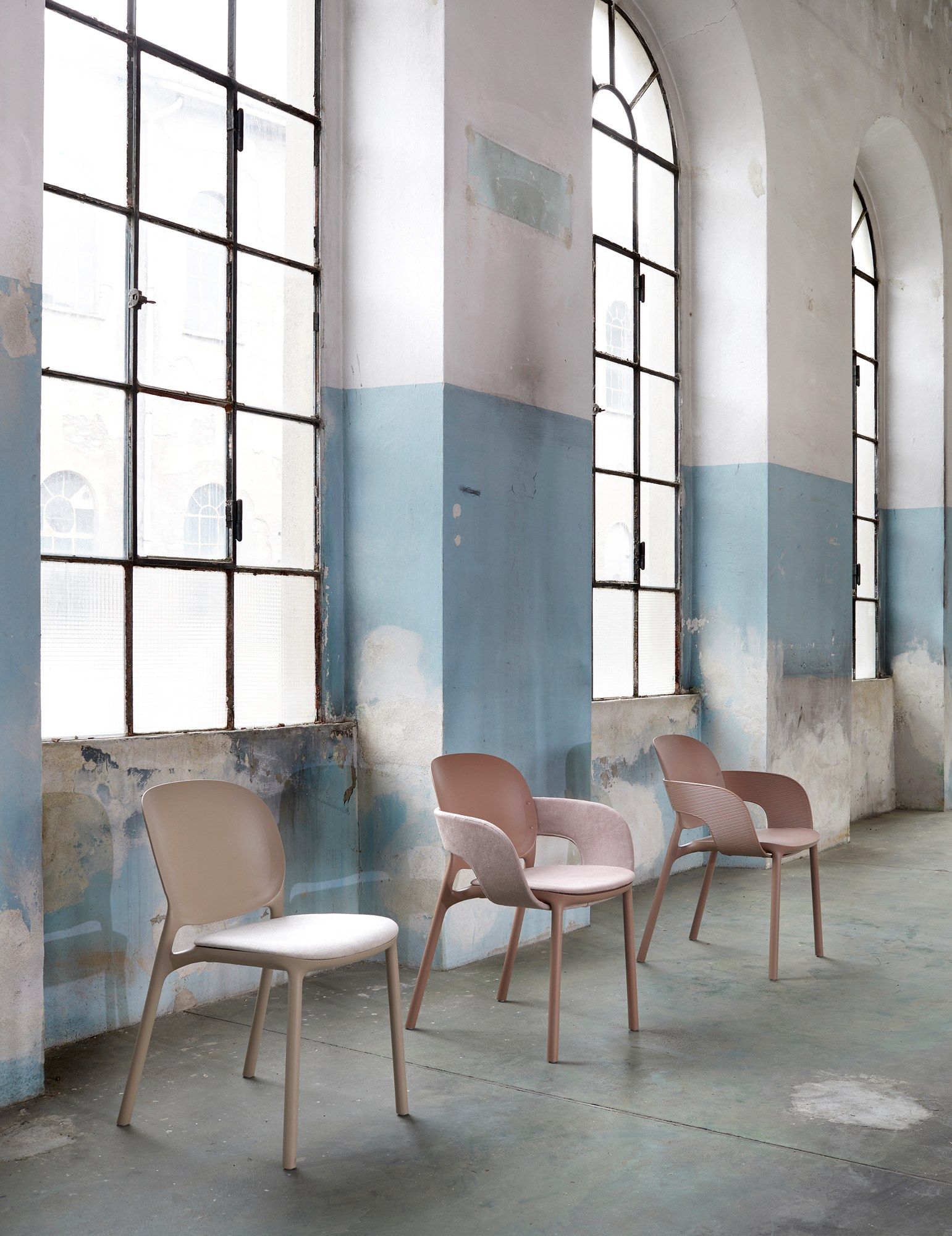 Тканевый стул с подлокотниками и встроенной подушкой S-CAB Hug ARCH-00072922 - Вид №9