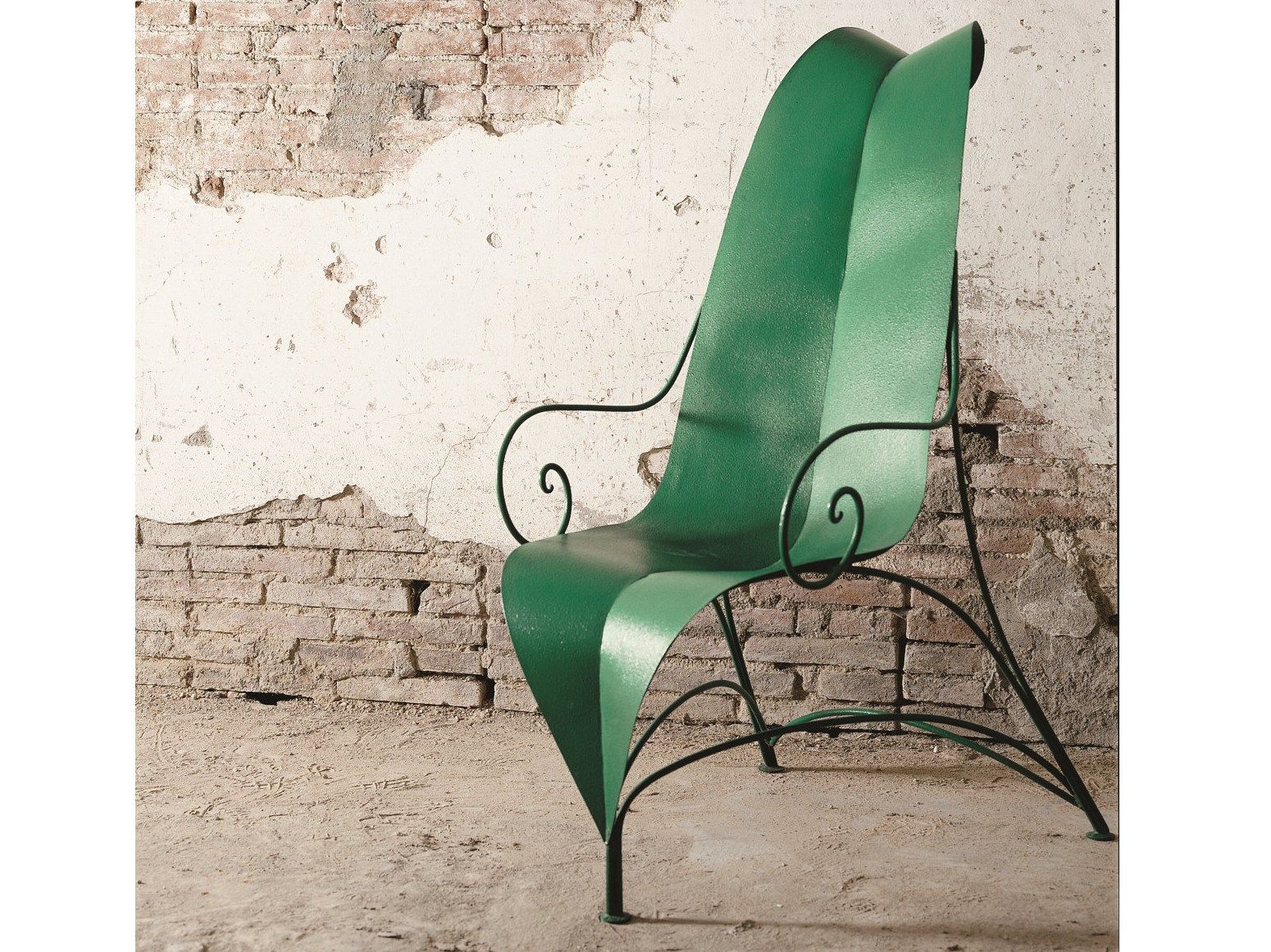 Стул из листового металла с подлокотниками Mirabili чудесное искусство жизни ARCH-00111757 - Вид №1