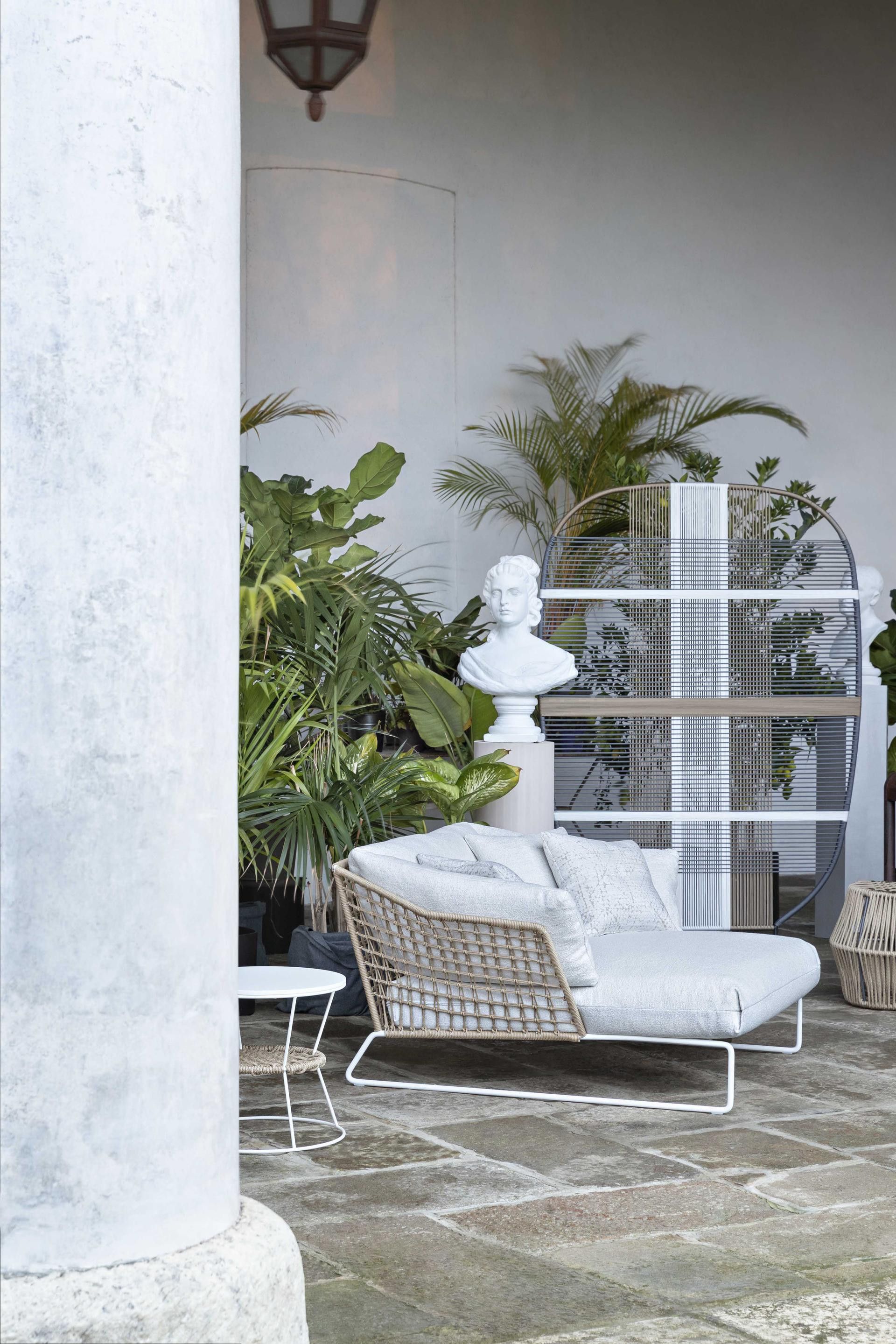 Садовая кровать из технической ткани Saba Italia Нью-Йорк ARCH-00090493 - Вид №1