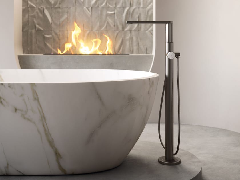 Смеситель для ванны с одним отверстием и ручным душем Newform IONIKA ARCH-00044901