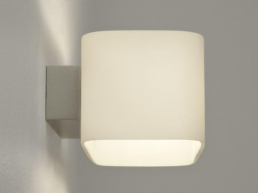 Astro Lighting Настенный светильник из опалового стекла  1072001  - Вид №1
