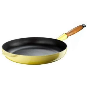 Сковорода чугунная Le Creuset с деревянной ручкой, Ø28 см, желтая