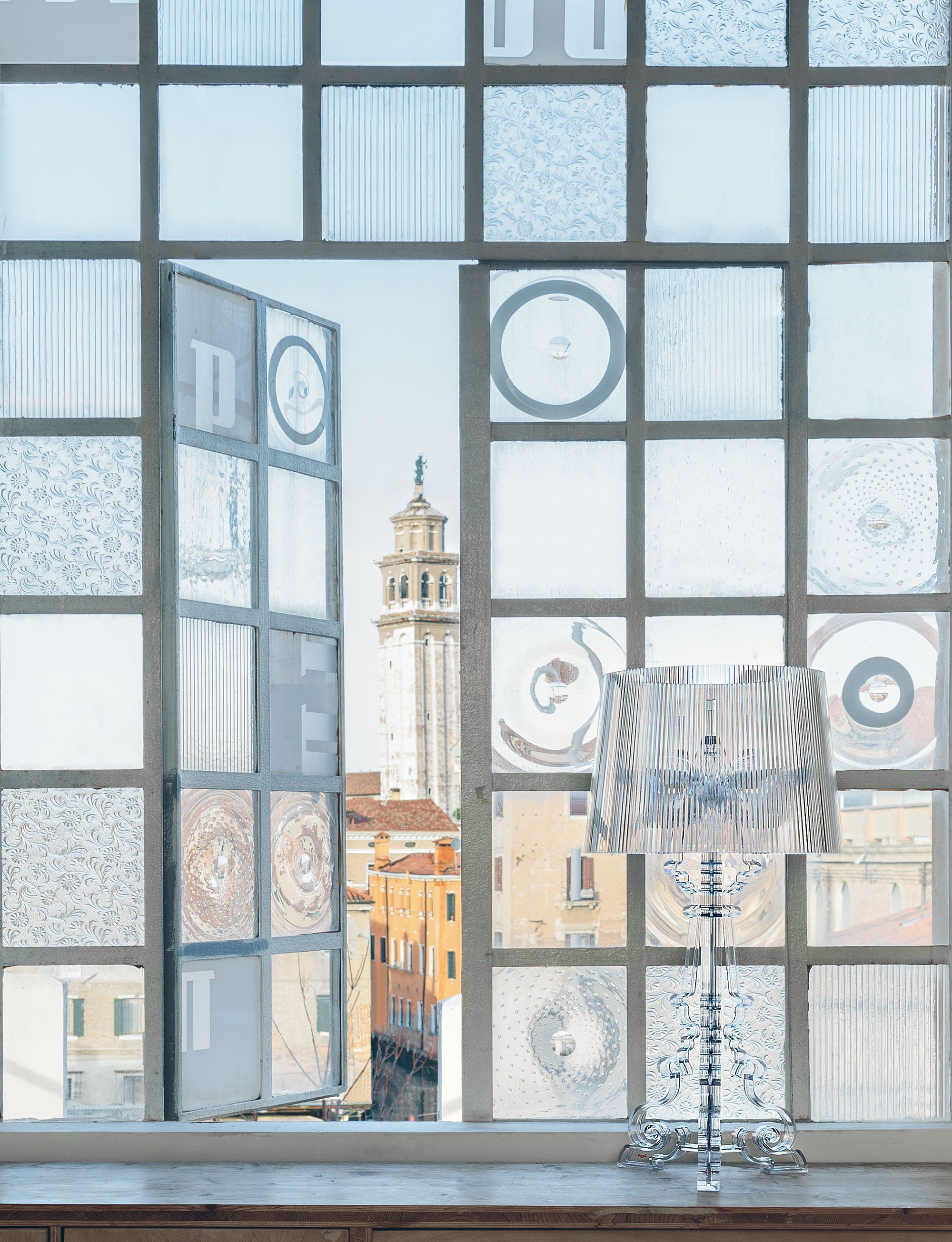 Поликарбонатная светодиодная настольная лампа с регулируемой яркостью Kartell BOURGIE ARCH-00127267 - Вид №5