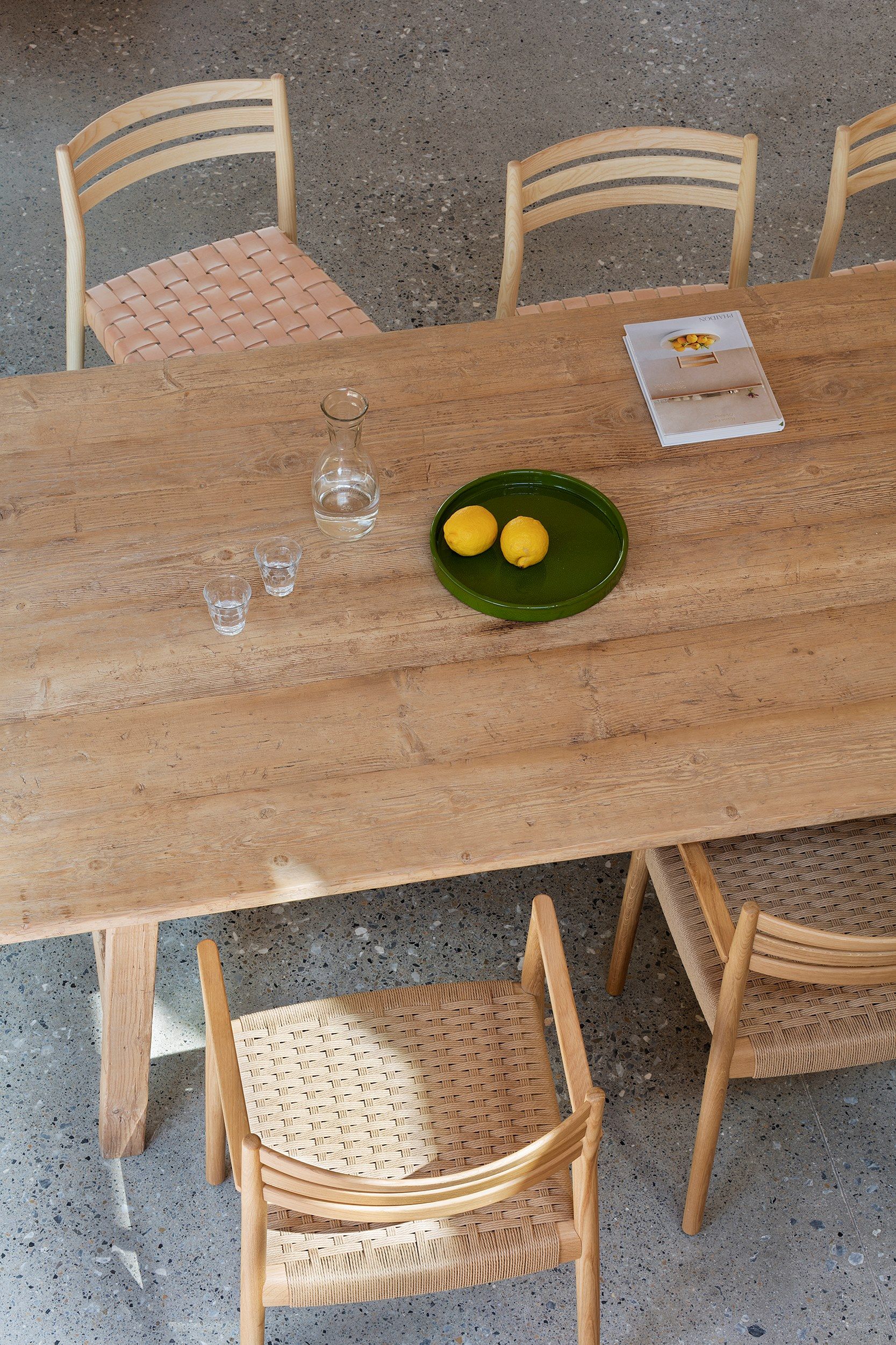 Штабелируемый деревянный стул и сиденье из переработанной кожи Vergés Bogart ARCH-00113304 - Вид №9