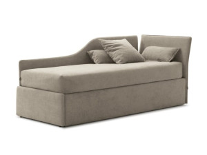 Односпальная кровать с изголовьем и фасонной боковой панелью