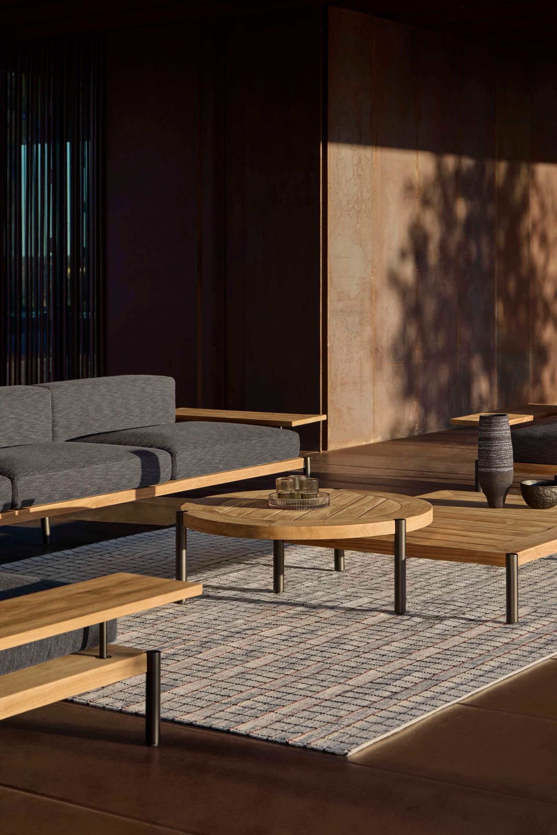 Круглый низкий стол из тикового дерева GANDIABLASCO Lademadera ARCH-00030883 - Вид №7