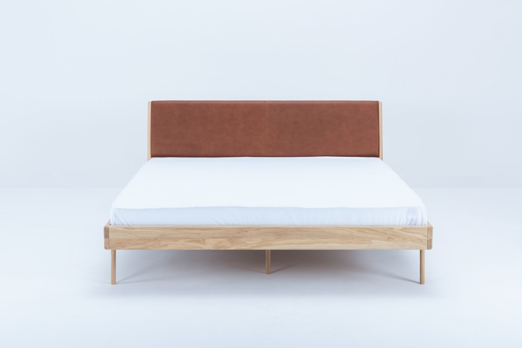 Дубовая двуспальная кровать Gazzda Fawn ARCH-00085993 - Вид №60