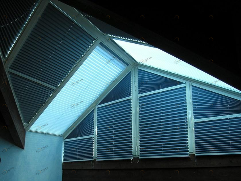 Solaris Tende Плиссированная штора Blackout с контролем трения и направляющими Plexirama sun-id-1472453