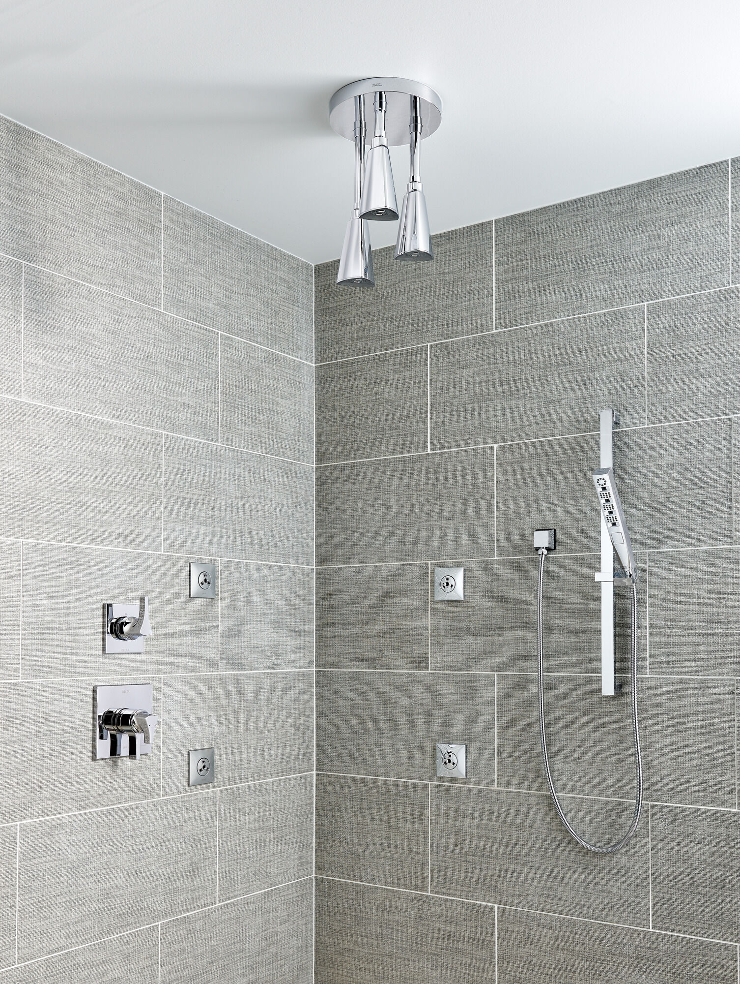 3-ступенчатая регулировка дифферента Delta Faucet T11843-SS - Вид №3