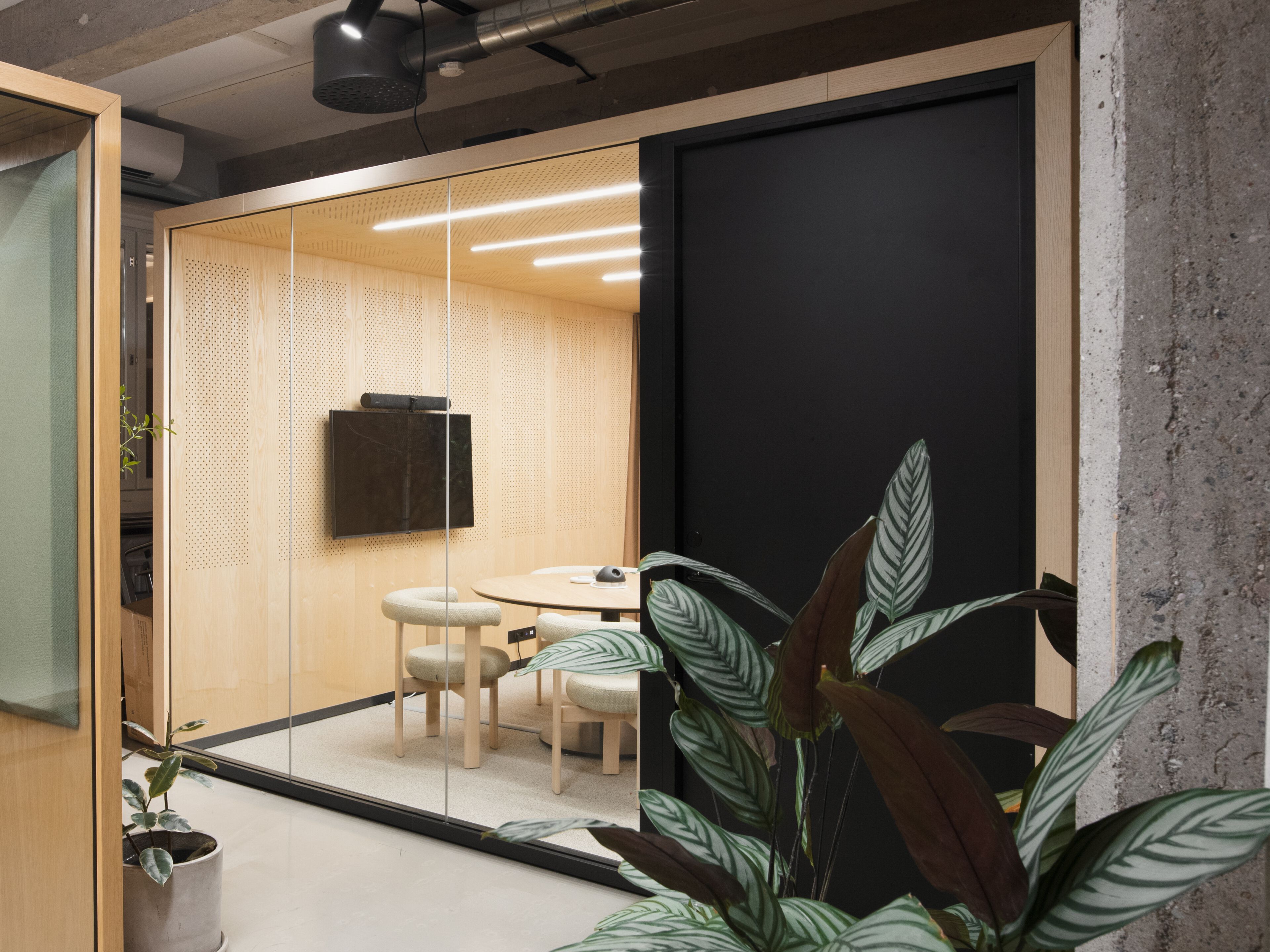 Мультимедийная многосторонняя акустическая офисная кабина Taiga Concept Lohko Flex ARCH-00033059 - Вид №4